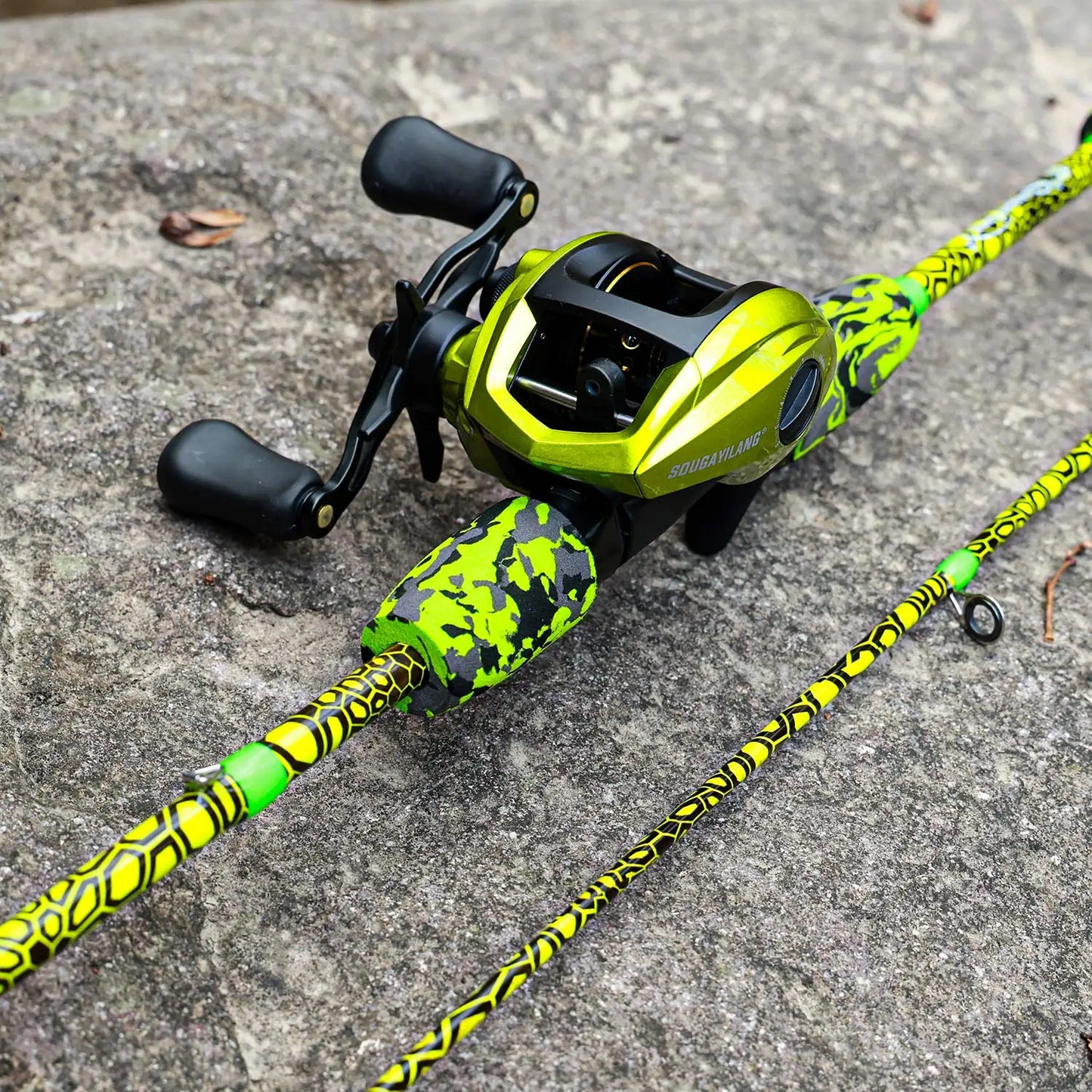 Sougayilang Baitcasting Rod and Reel Combo 30 Ton Carbon Fiber for Bass